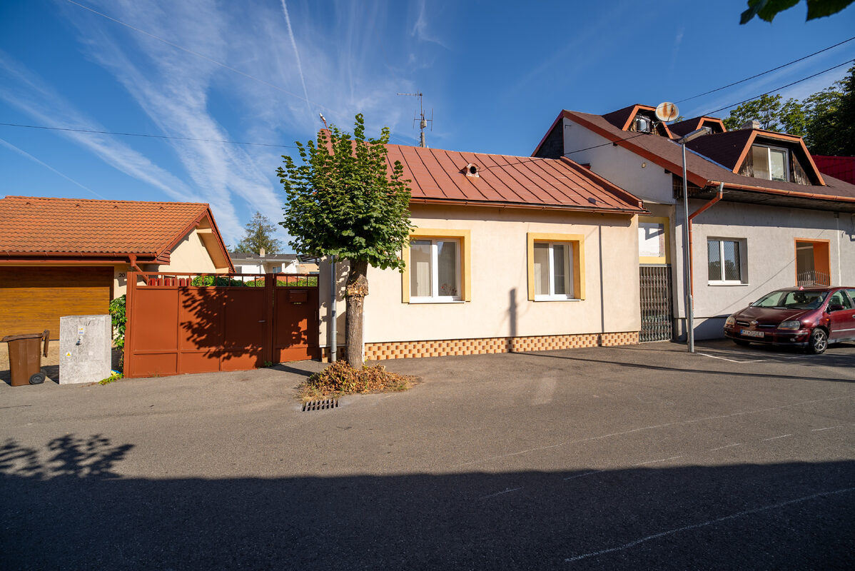 3-izbový rodinný dom s garážou, ul. A. Bernoláka, Michalovce